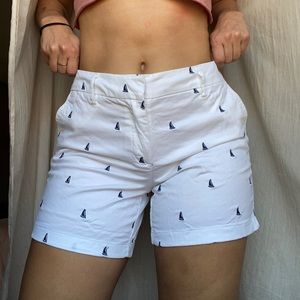 BRITISH KHAKI bermuda shorts w sailboat detail